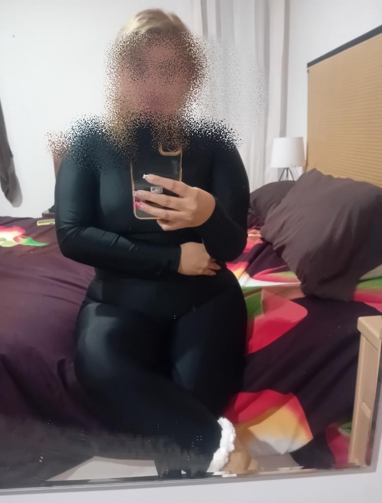 631057023: Chica busca chico en Barcelona