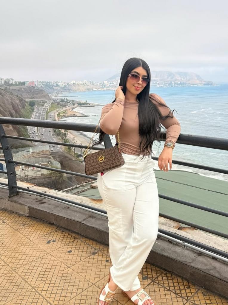 613592851: Chica busca chico en Lugo