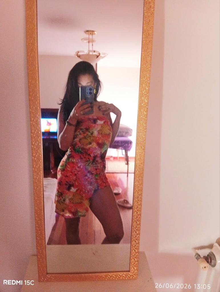 633751243: Chica busca chico en La Coruña