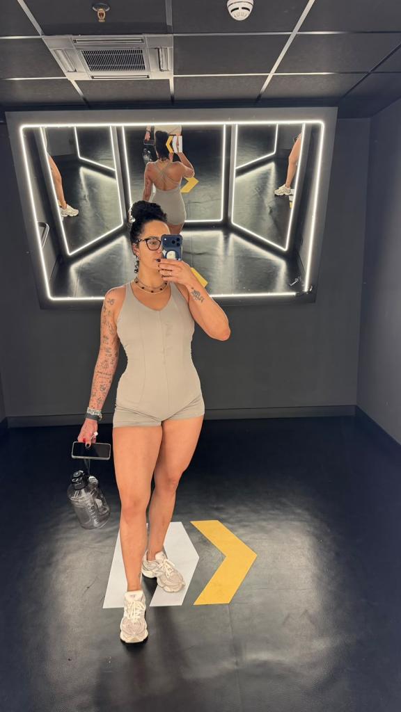 613677079: Chica busca chico en Lugo