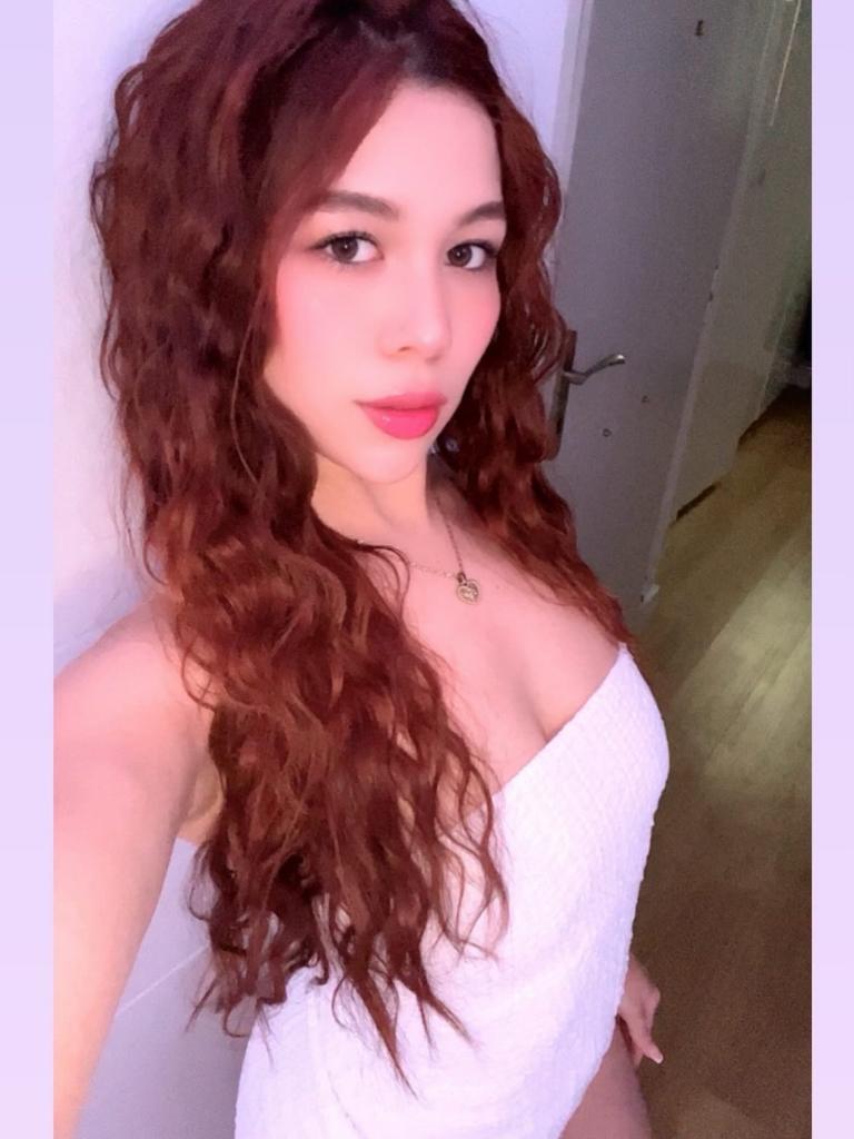 663077552: Chica busca chico en Málaga