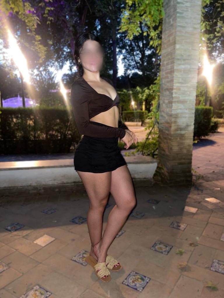 627248954: Chica busca chico en Sevilla