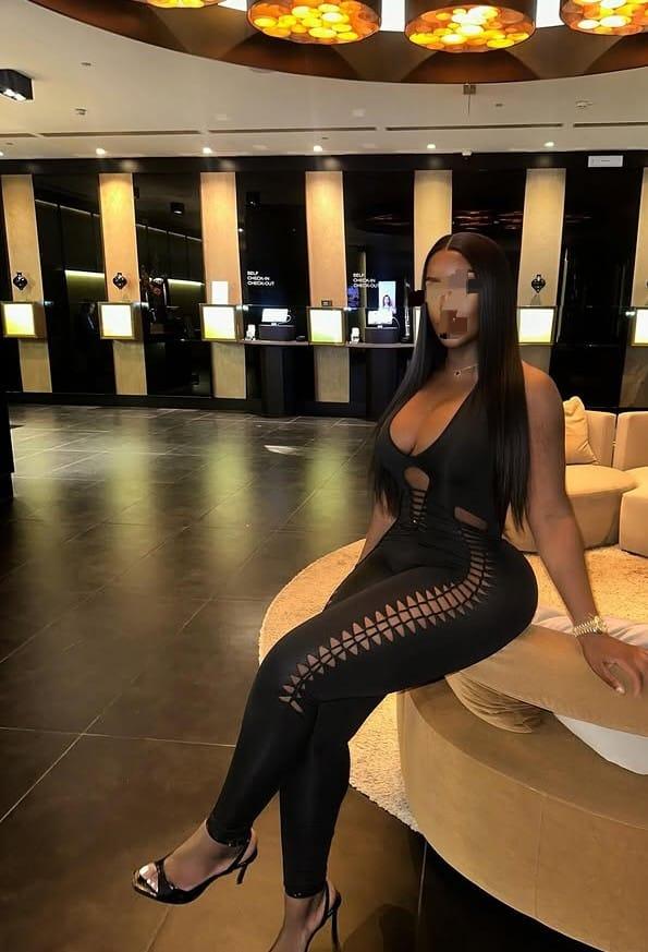 631280539: Chica busca chico en Málaga
