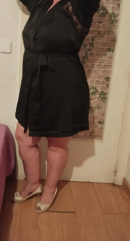 697910438: Chica busca chico en Madrid