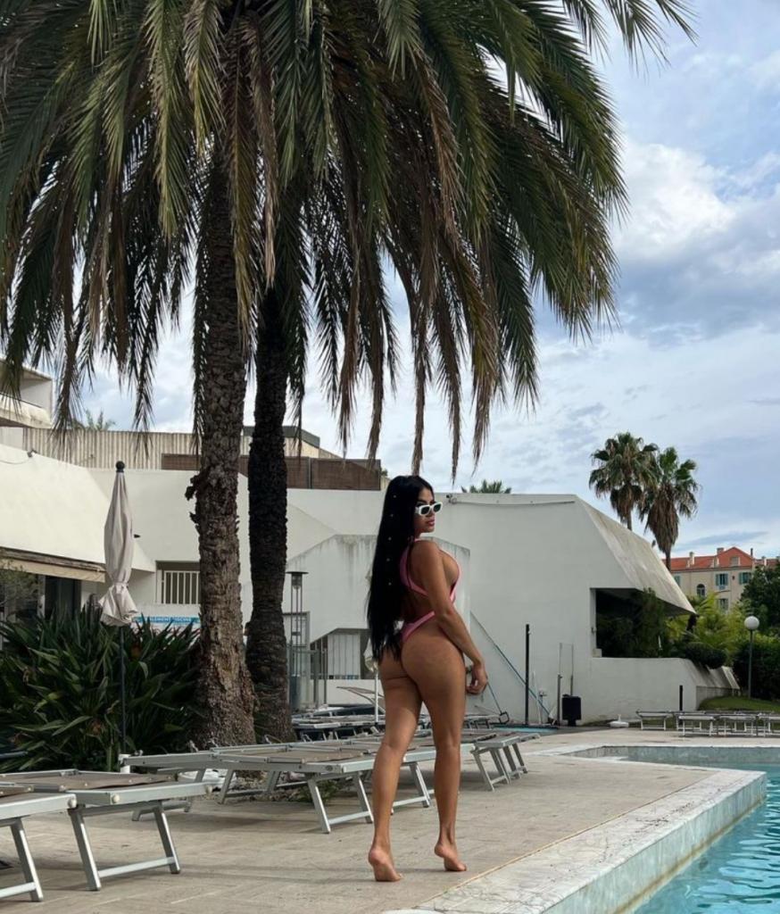 613678382: Chica busca chico en Murcia