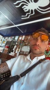 614773933: Chico busca chica en Madrid