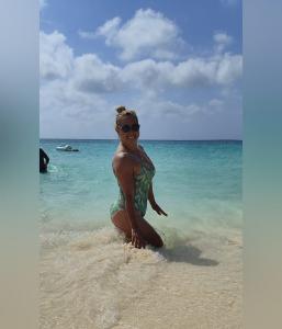 745045531: Chica busca chico en Valencia