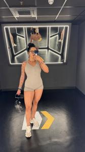 613677079: Chica busca chico en Lugo