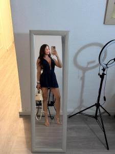 614299252: Chica busca chico en Málaga