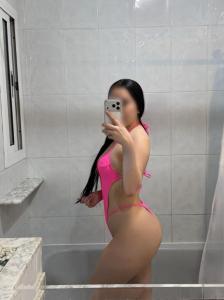 671076149: Chica busca chico en Barcelona