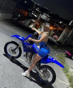745092147: Chica busca chico en Barcelona