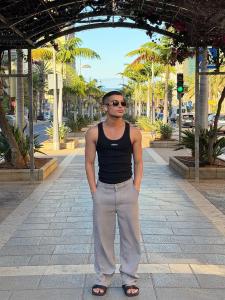 604302002: Chico busca chica en Madrid