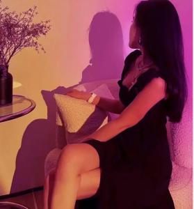 689594146: Chica busca chico en Valencia