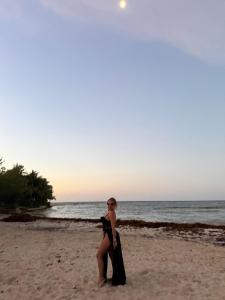 603526875: Chica busca chico en Ibiza