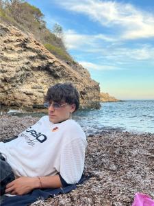 663075618: Chico busca chica en Málaga