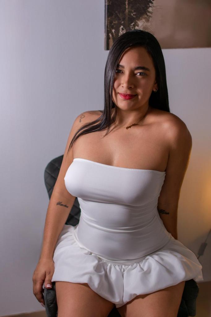 631501345: Chica busca chico en Valencia