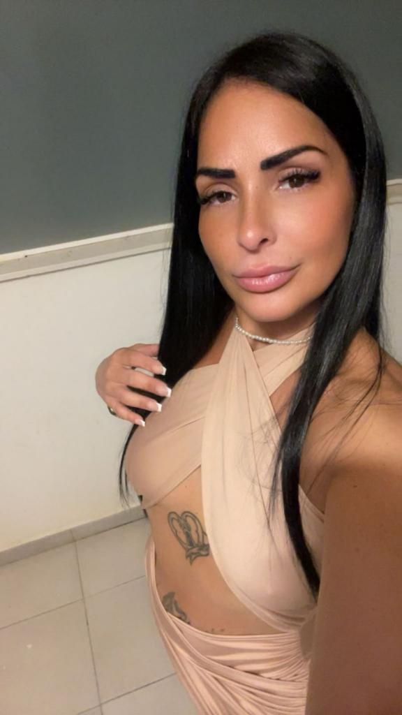 Chica busca chico en Ibiza: 