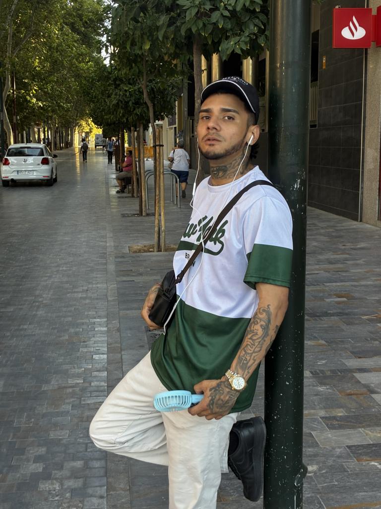 602575055: Chico busca chica en La Coruña