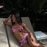 663468381: Chica busca chico en Barcelona