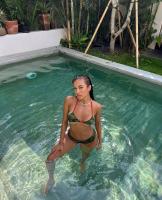 663468381: Chica busca chico en Barcelona