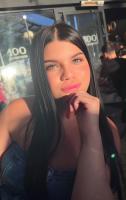 614212596: Chica busca chico en Barcelona