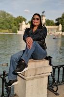 742045896: Chica busca chico en Madrid