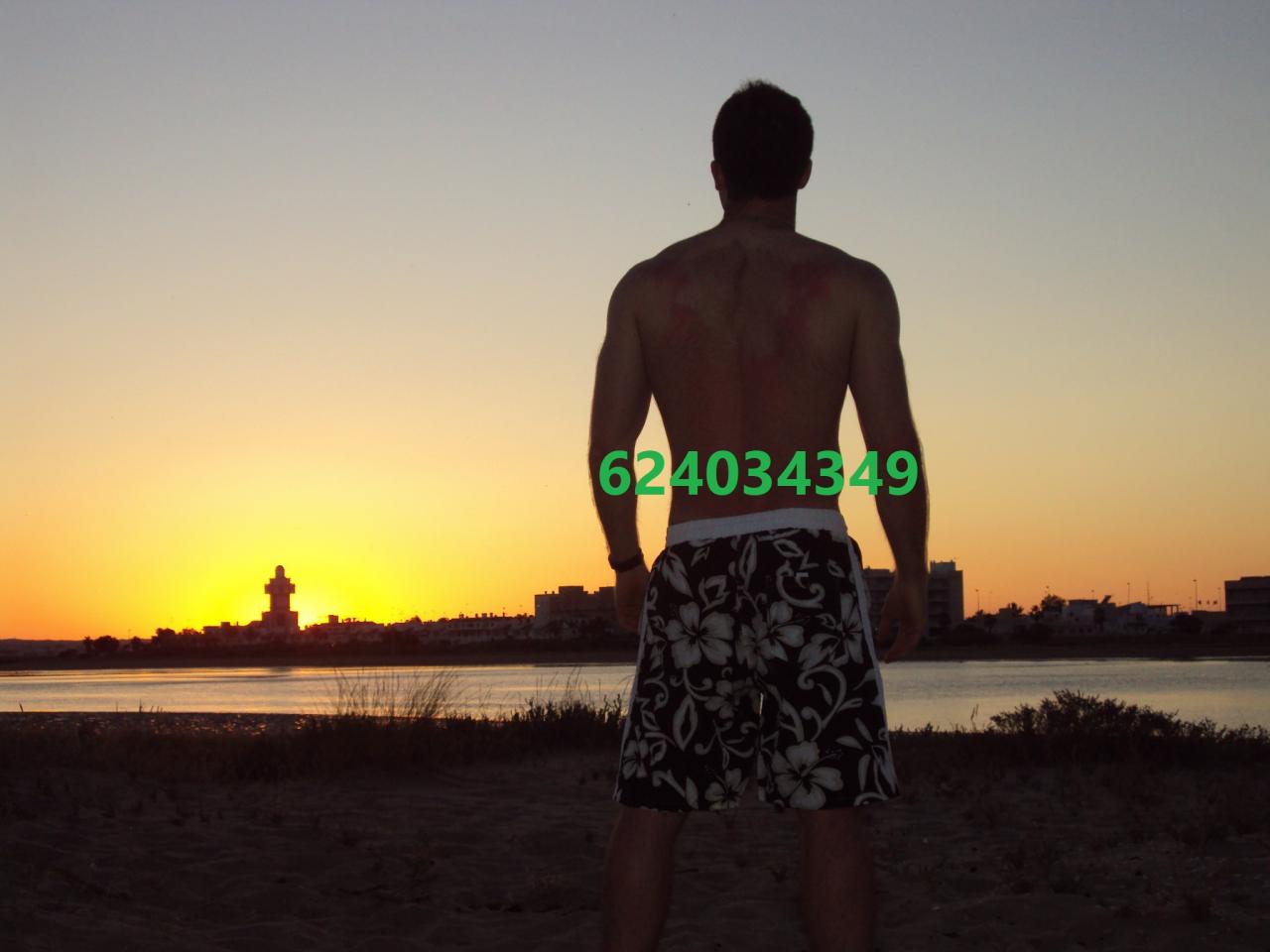 Chico busca chica en Sevilla: 