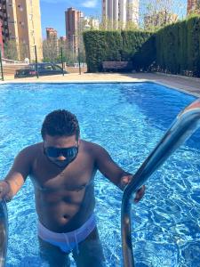 Chico busca chica en Alicante: 