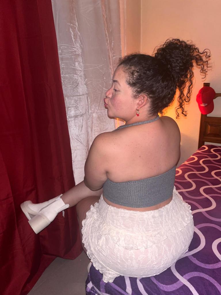 665465259: Chica busca chico en Almería