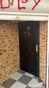 632338525: Chica busca chico en Madrid
