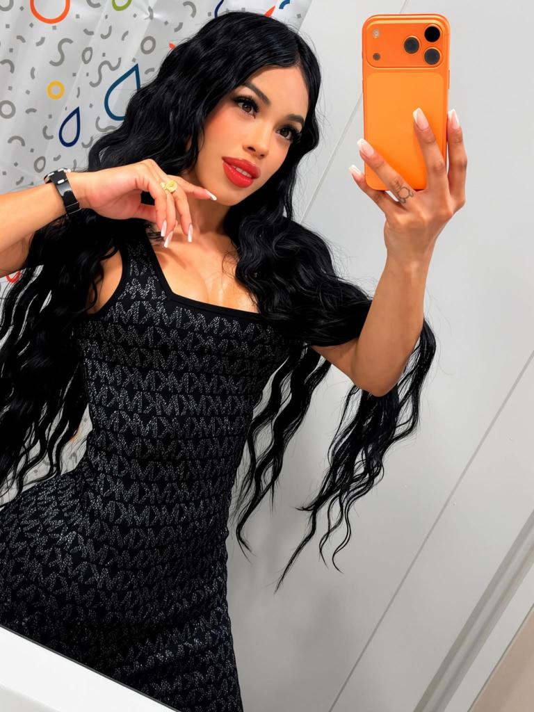 657385881: Chica busca chico en Málaga
