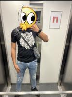 610947608: Chico busca chica en Barcelona