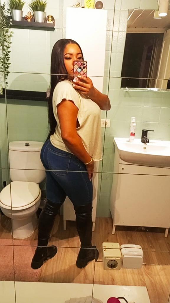 Chica busca chico en Tenerife: 