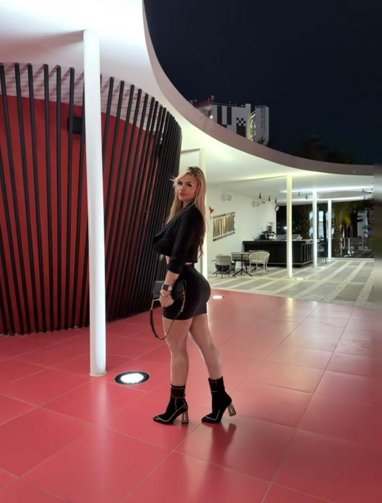 613561886: Chica busca chico en Málaga