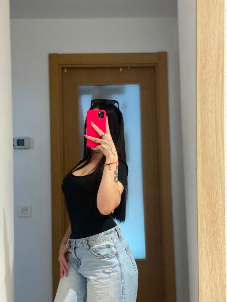 Chica busca chico en Ibiza: 