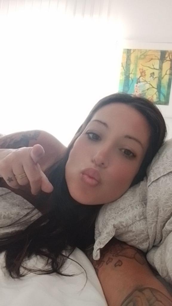 745085295: Chica busca chico en Málaga