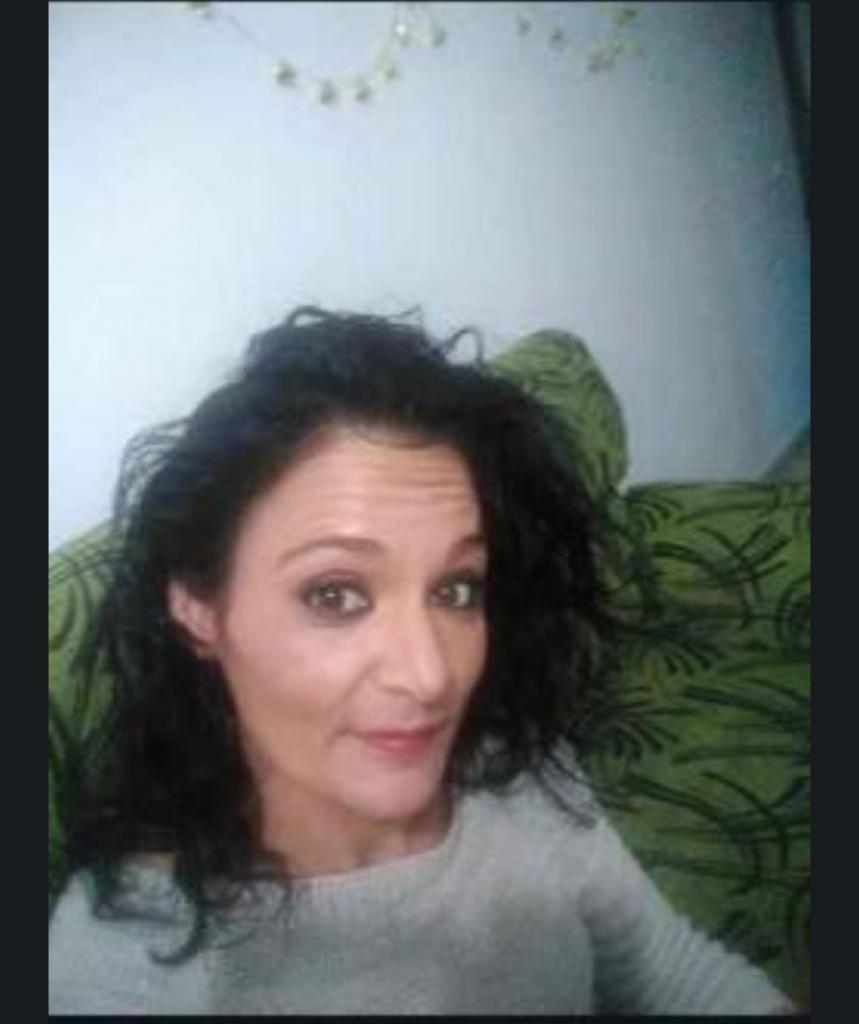 625827229: Chica busca chico en Sevilla