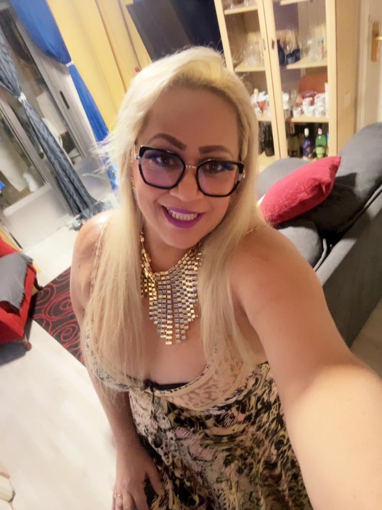 666396359: Transexual en León