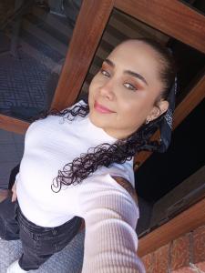 647297745: Chica busca chico en Valencia