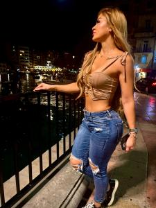 613561886: Chica busca chico en Málaga