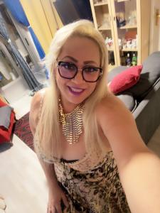 666396359: Transexual en León