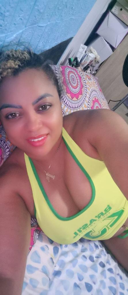 689739268: Chica busca chico en Zaragoza