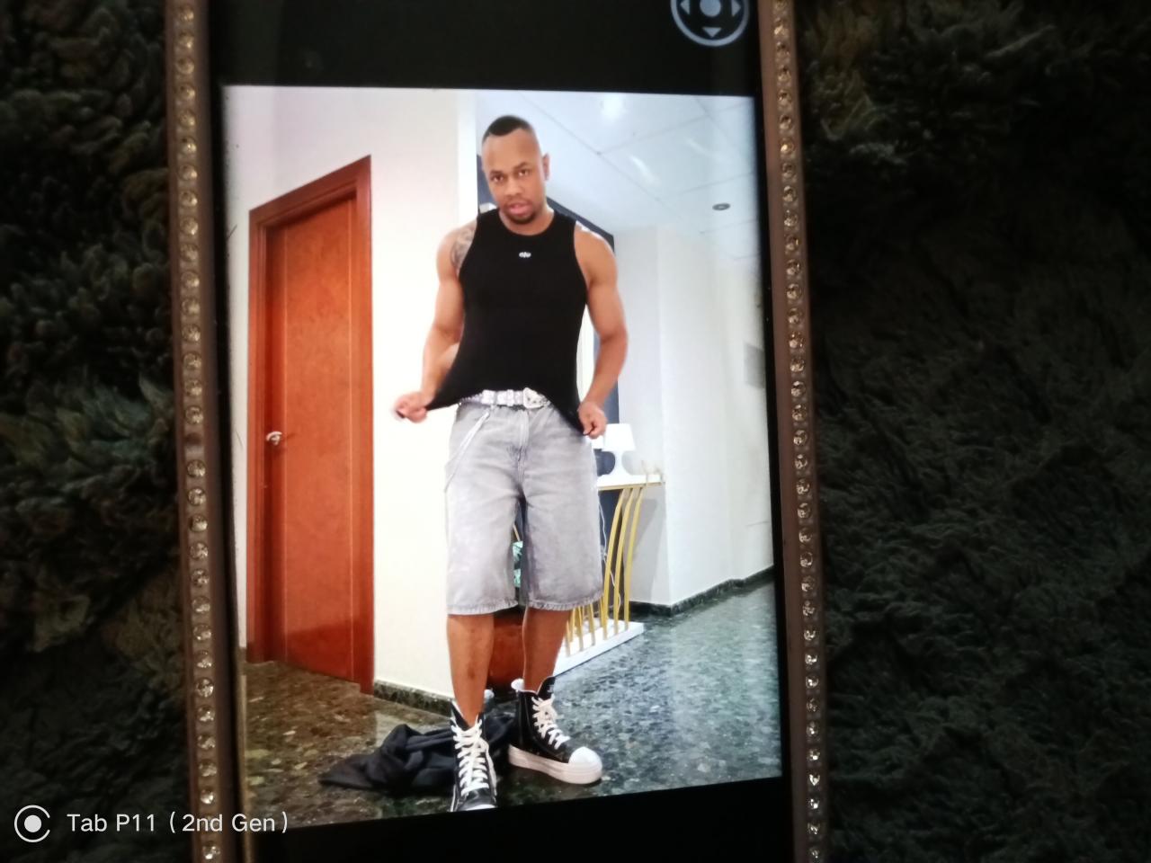 641252279: Chico busca chica en Gerona