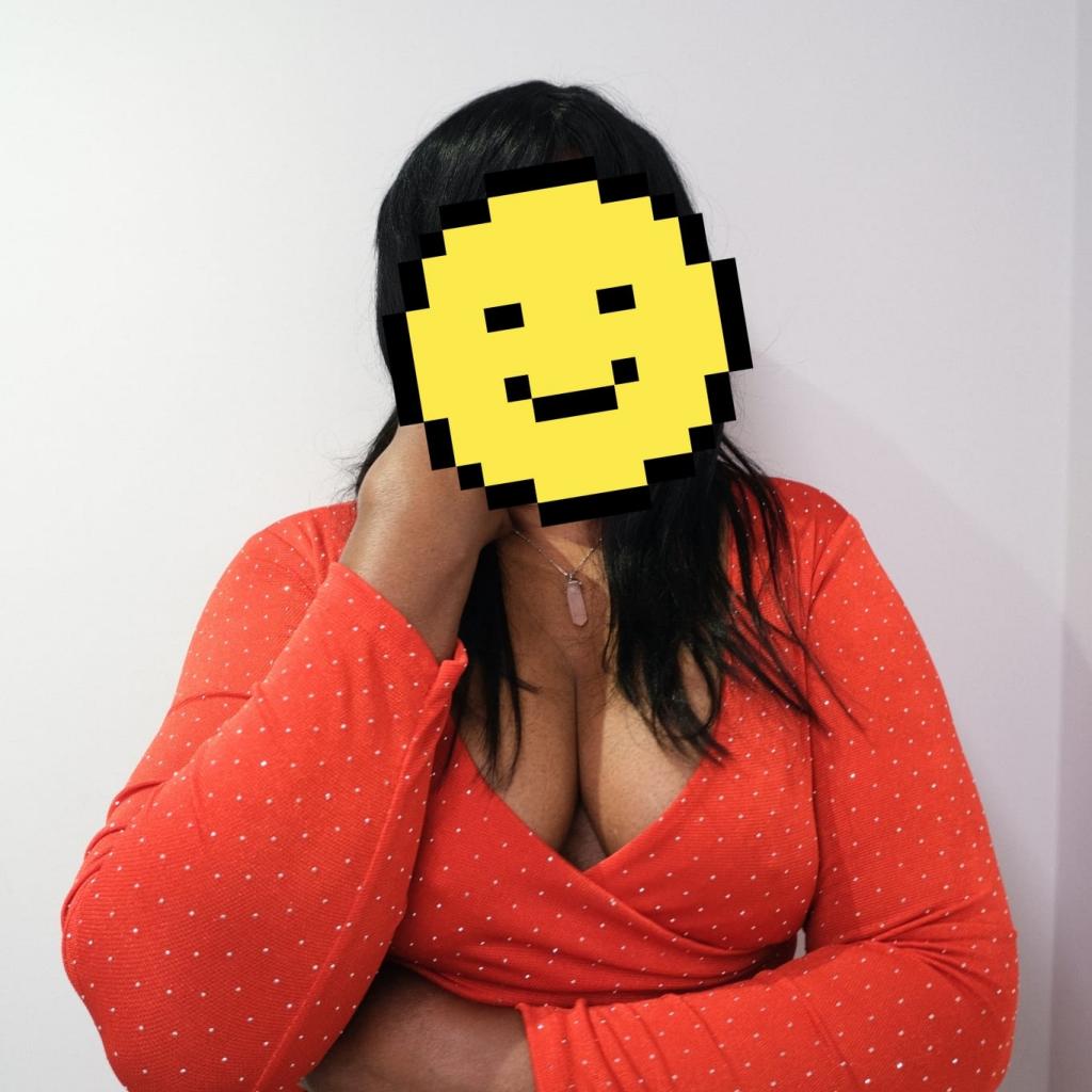 631670450: Chica busca chico en Orense