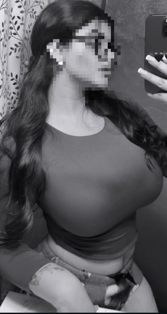 Chica busca chico en Huelva: 