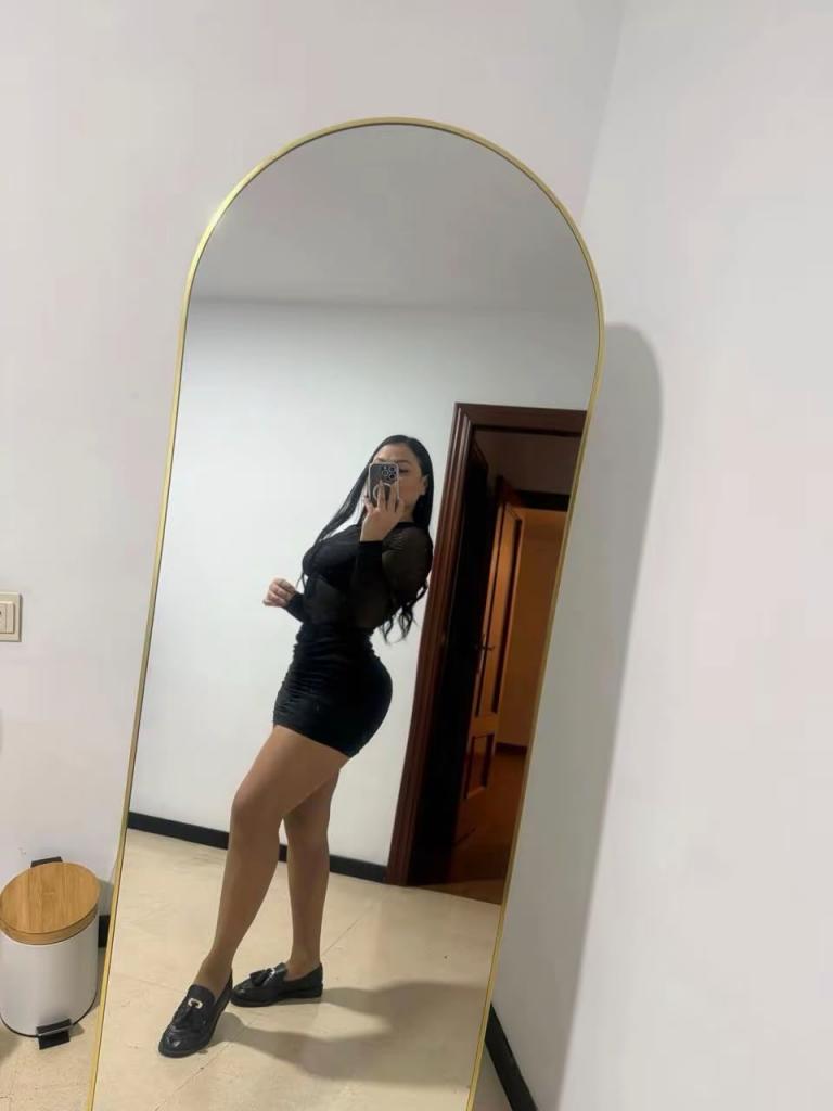 637952355: Chica busca chico en Málaga