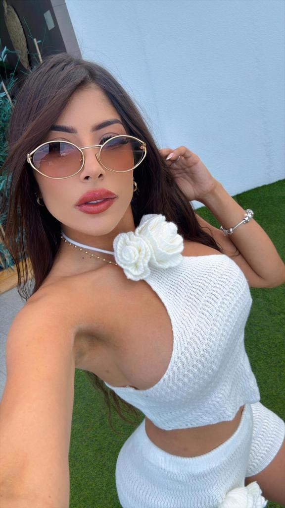 677375095: Chica busca chico en Barcelona