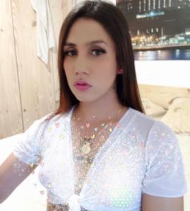 695119702: Transexual en Barcelona