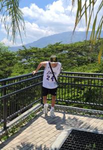 Chico busca chica en Barcelona: 