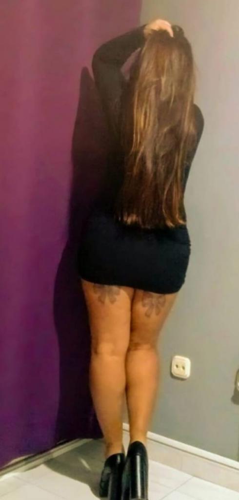 Chica busca chico en Menorca: 
